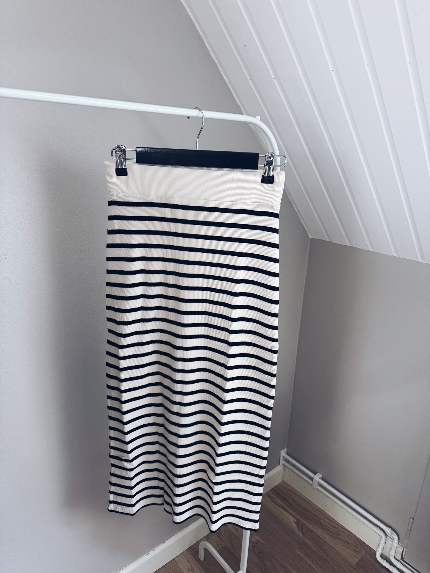 ANNA SKIRT BLACK STRIPES